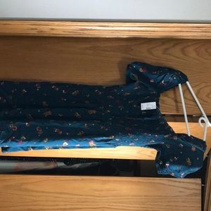 Floral off the shoulder sleeve